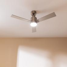 Ventilatore da soffitto EnergySilence Aero 4850 Style Steel da 30 W con motore DC e 48” con luce LED, telecomando, 6 velocità, 3 modalità (Bassa/Media/Alta), 3 pale, modalità inverno-estate e modalità brezza naturale.