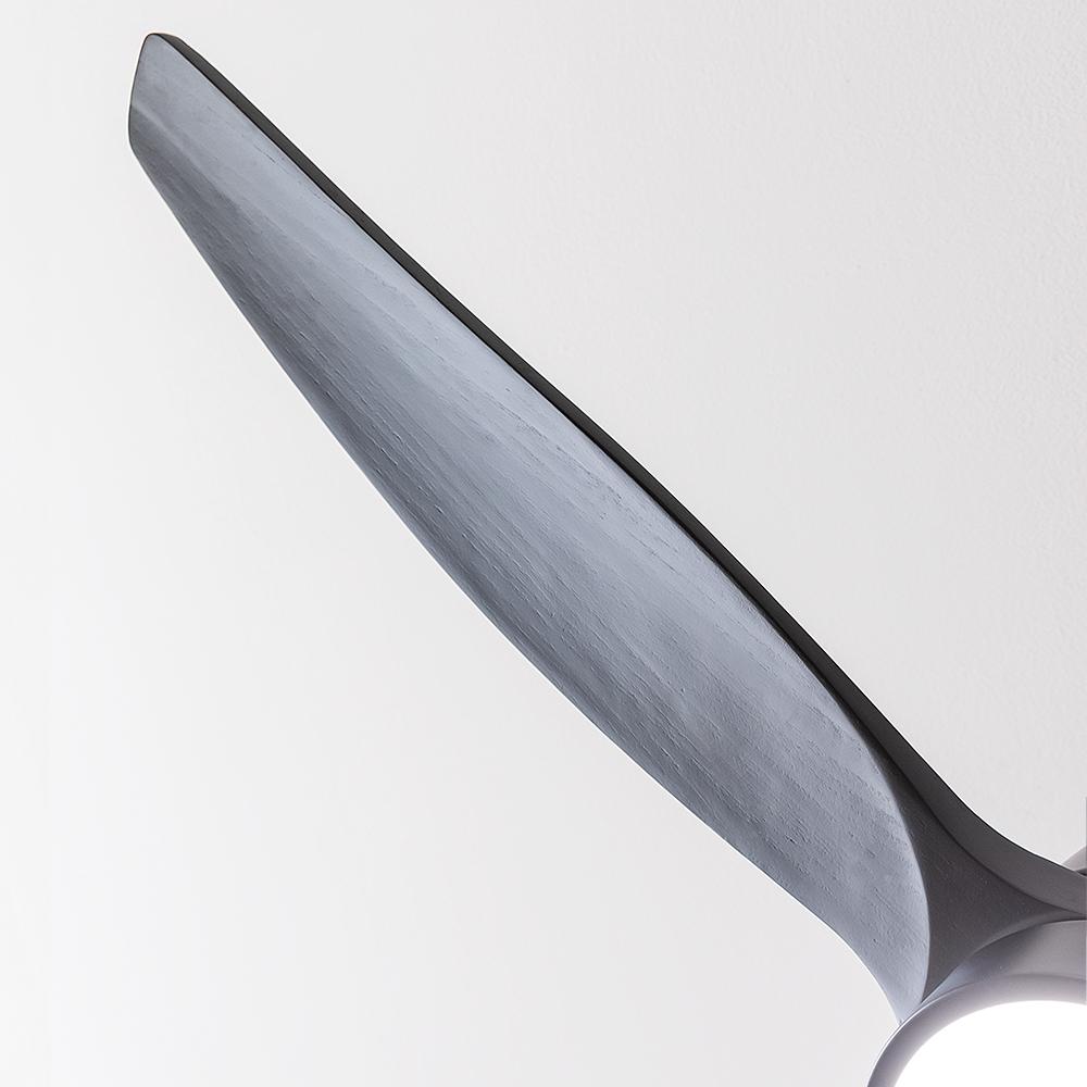 Detalle de aspa aerodinámica del ventilador Cecotec Aero 5350 Black Design