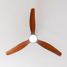 Ventilador de techo EnergySilence Aero 5300 Black&Wood Design Ventilador de techo de 40 W y 52” con motor DC, luz LED, mando a distancia, 6 velocidades, temporizador y modo winter-summer.