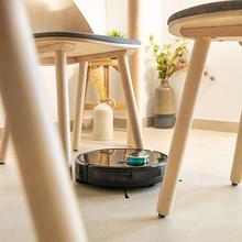 Staubsaugerroboter Conga Eternal Pet X-Treme. 110 Minuten Autonomie. 3000 Pa Saugleistung am Saugmotor mit einer maximalen Saugleistung von 2500 Pa. 3 Leistungs- und Schrubbstufen. Silikonbürsre. 10 Programme APP. Virtueller Assistent Alexa. Programmierung,