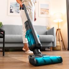 Lavapavimenti elettrico Conga Conga Rockstar 29600 Aqua&Collect. 215 W. Lava e aspira allo stesso tempo. 30 minuti di autonomia. Serbatoio d’acqua pulita da 0,4 l e acqua sporca da 0,35 l. Getto d’acqua e base autopulente. 2 modalità di pulizia :
