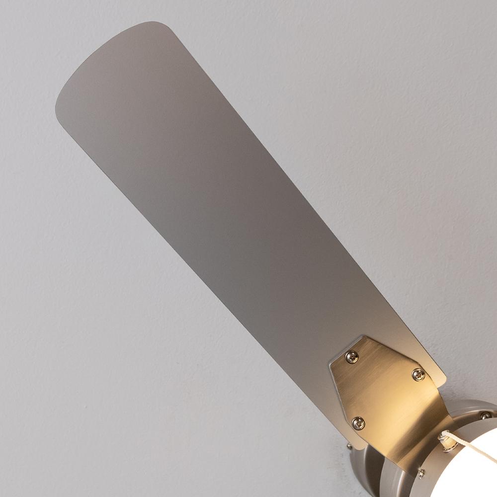 Detalle de aspa del ventilador de techo Cecotec EnergySilence Aero 450