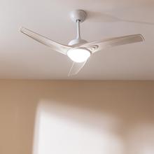 EnergySilence Aero 550 Ventilador de techo 52’’ de 3 aspas, 62 W, lámpara LED y función verano/invierno.