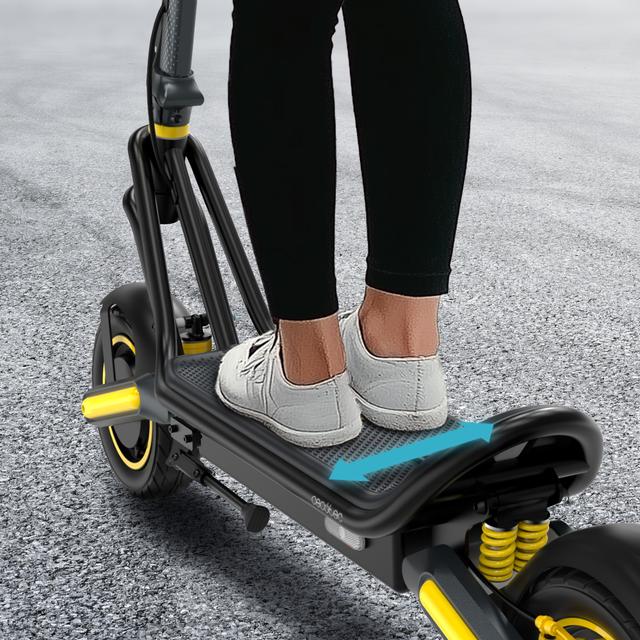 Bongo GS50 XXL Connected Patinete eléctrico con base ultrawide, doble suspensión, potencia máxima de 800W y neumáticos de 10" que permite desplazarse cómodamente por cualquier superficie. Con autonomía de hasta 50 km. Cumple con todos los requisitos de la normativa española de circulación. (DGT)