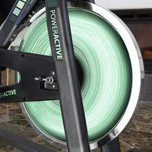 Poweractive Bicicleta de ciclismo indoor con sistema Silence Fit y elementos regulables.