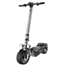 Trottinette électrique Bongo Série Z. Puissance maximale de 1100 W, batterie extractible, autonomie illimitée de 45 km, traction arrière et roues  anti-crevaison de 12”