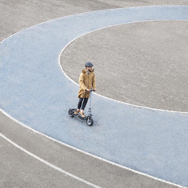 Bongo Serie Z Patinete eléctrico. Potencia máxima 1100 W, Batería extraíble, autonomía ilimitada hasta 45 km, tracción Trasera, Ruedas antirreventón de 12”