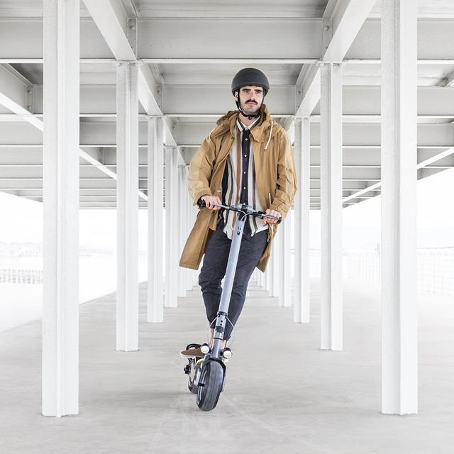 Bongo Serie Z Patinete eléctrico. Potencia máxima 1100 W, Batería extraíble, autonomía ilimitada hasta 45 km, tracción Trasera, Ruedas antirreventón de 12”