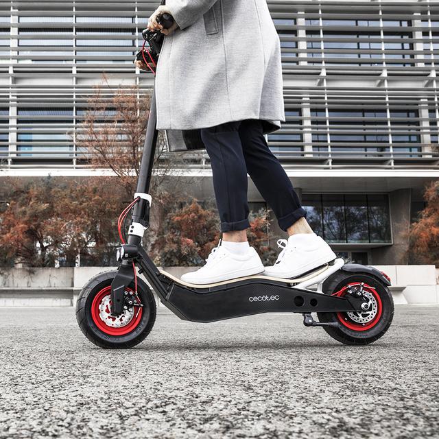 Bongo Serie Z Red.Patinete eléctrico con Potencia máxima 1100 W, Batería extraíble, autonomía ilimitada Desde 45 km, tracción Trasera, Ruedas antirreventón de 12”