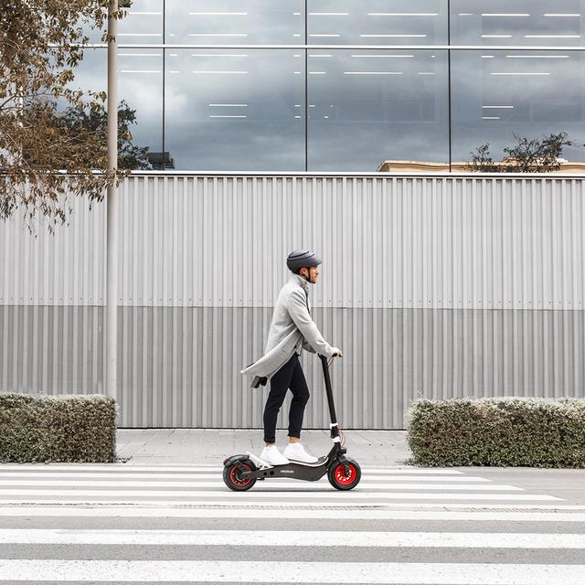 Bongo Serie Z Red.Patinete eléctrico con Potencia máxima 1100 W, Batería extraíble, autonomía ilimitada Desde 45 km, tracción Trasera, Ruedas antirreventón de 12”