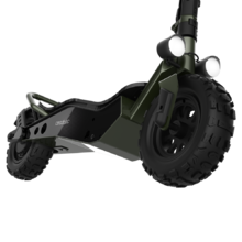 Trottinette électrique Bongo Serie Z Off Road Dark Green. Montez des pentes grâce à sa puissance maximale de 1100 W. Batterie extractible, autonomie illimitée jusqu'à 40 km, traction arrière
