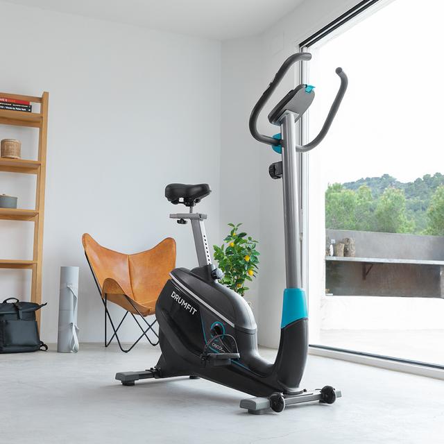 Bicicleta estática Cecotec DrumFit Cycle 9000 Talos en estancia interior