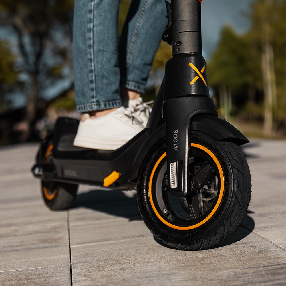 Rueda delantera del Cecotec Bongo Serie X45 Sport Connected con reflector