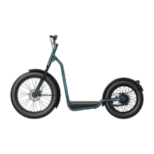 Bicinete Fat Bicinete eléctrico con motor de 1300 W (1000 W nominal) y autonomía de 60 km. Rueda Fat trasera de 20" y delantera de 26". Cumple con todos los requisitos de la nueva normativa española de circulación.