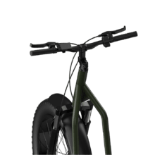 Bicinete Fat Suspension Patinete eléctrico con motor de 1300 W (1000 W nominal) y autonomía de 75 km. Rueda Fat trasera de 20" y delantera de 26" y suspensión delantera. Cumple con todos los requisitos de la nueva normativa española de circulación.