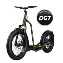 Bicinete Fat Suspension Patinete eléctrico con motor de 1300 W (1000 W nominal) y autonomía de 75 km. Rueda Fat trasera de 20" y delantera de 26" y suspensión delantera. Cumple con todos los requisitos de la nueva normativa española de circulación.