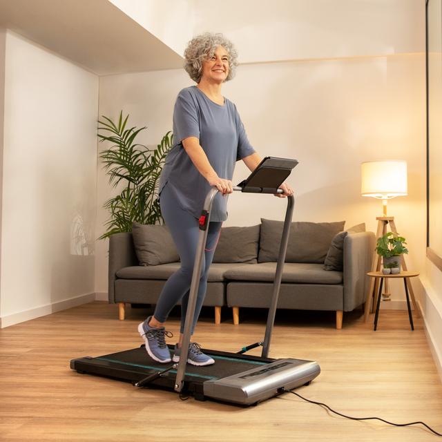 Cinta de andar CECOTEC DrumFit WayHome 600 Pad con barra desplegada