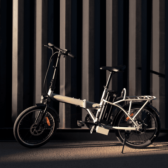 Vélo électrique Flexy Vélo électrique pliant avec 35 km d'autonomie, 20" et freins à double disque.