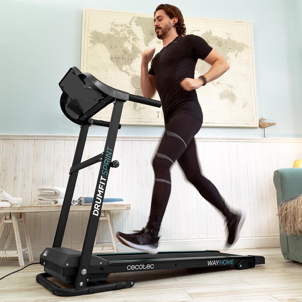 Cecotec DrumFit WayHome 1400 Sprint en uso para entrenamiento en casa