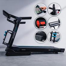 DrumFit WayHome 1800 Runner Sprint Tapis roulant pieghevole con potenza 2200 W. Da 1 a 18 km/h. 12 programmi predefiniti. Pannello di controllo LCD. Superficie di corsa 133x46 cm con ammortizzazione. Sistema di inclinazione manuale e sistema di piegatura verticale automatica. Manubri e barra addominale. Pieghevole, con ruote per il trasporto, cardiofrequenzimetro, sistema di sicurezza magnetico e supporto per borraccia e dispositivi.