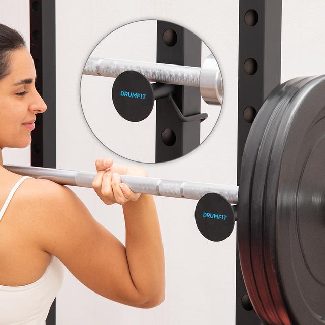 Detalle de J-hook ajustable de la jaula Cecotec Drumfit PowerRack 1000