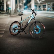 Mountain bike elettrica Mountain Ventus 27,5", con 90Km di autonomia, sospensione anteriore, cambio Shimano a 24 velocità e doppio freno a disco idraulico.