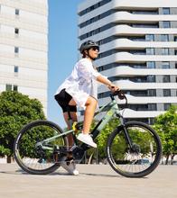 Mountain bike elettrica Mountain Millor 27,5", con 90Km di autonomia, doppia sospensione, cambio Shimano 18 velocità e doppio disco freno idraulico.