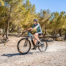 Mountain Avanti Bicicleta eléctrica de montaña 29", con 120Km de autonomía , suspensión delantera SR Suntour, cambio Shimano Cues de 10 velocidades y doble disco de freno hidráulico Tektro.