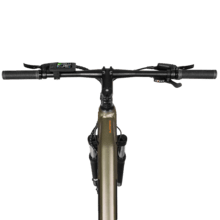 Mountain bike elettrica da 29", con 120 km di autonomia, doppia sospensione, cambio Shimano Cues a 10 velocità e freno idraulico Tektro a doppio disco.
