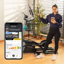 Drumfit Elliptical 10000 Motor Pro Bicicleta elíptica com sistema de resistência magnética regulável por motor. 32 níveis de resistência. APP. Dobrável. Ecrã LCD com suporte para dispositivos. Volante de inércia 10 kg. Monitor cardiaco. Passo 43 cm. Calha dupla.