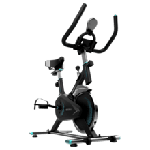 DrumFit Indoor 6000 Compact Cyclette spinning professionale con volano inerziale da 6 kg. Display LCD. Supporto per dispositivi. Ruote di trasporto. Resistenza regolabile. Sellino e manubrio regolabili. Peso massimo 120 kg e altezza massima 175 cm.