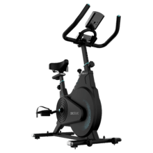 DrumFit Indoor 10000 Race Cyclette Indoor professionale con volano inerziale da 10 kg. Display LCD. Supporto per dispositivi. Cardiofrequenzimetro. Ruote di trasporto. Resistenza di attrito. Sellino regolabile in verticale e orizzontale. Peso massimo 120 kg e altezza massima 180 cm.