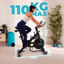 DrumFit Indoor 13000 Race Bicicleta de ciclismo indoor con volante de inercia de 13 Kg. Pulsómetro. Pantalla LCD. Soporte para dispositivos y botella. Ruedas de transporte. Sillín ajustable vertical y horizontalmente. Peso máximo de 120 kg y altura máxima 190 cm.