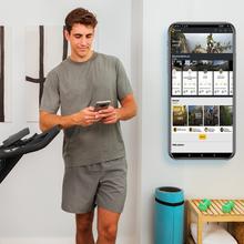 DrumFit Indoor 24000 Magnetic Connected Bicicleta indoor con sistema de resistencia magnética con volante de inercia de 24 Kg. APP. 8 niveles de resistencia. Pantalla LCD. Soporte para dispositivos. Pulsómetro. Ruedas de transporte. Sillín y manillar regulables. Peso máximo de 120 kg y altura máxima 190 cm.