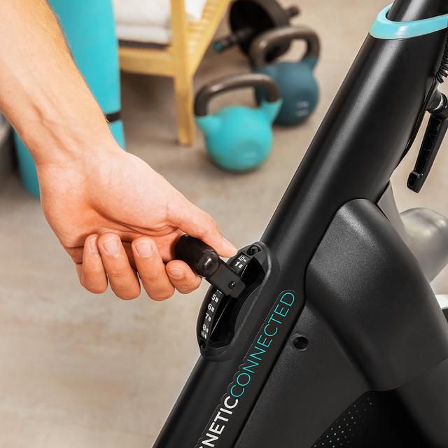 DrumFit Indoor 24000 Magnetic Connected Bicicleta de interior com sistema de resistência magnética ajustável. APP. Volante de inércia de 24 kg. Ecrã LCD. Suporte para dispositivo. Monitor cardiaco.