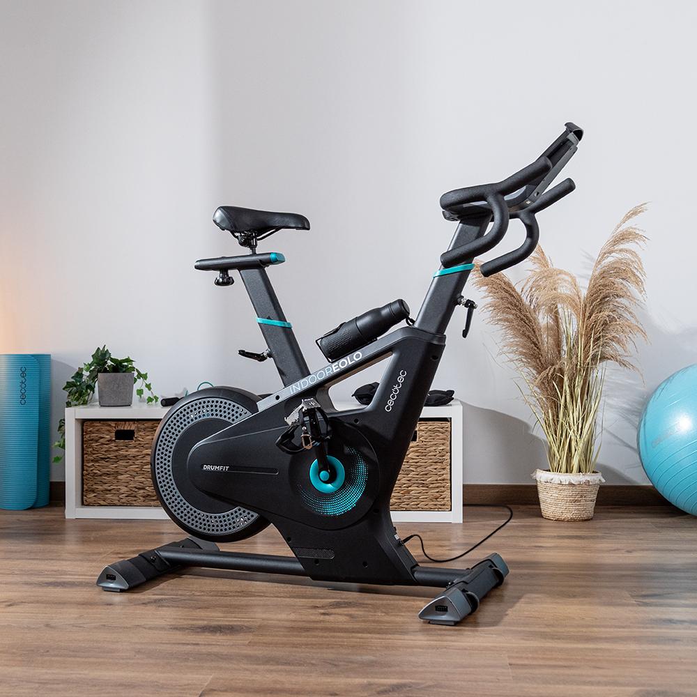 Bicicleta indoor Cecotec DrumFit Indoor Eolo instalada en casa