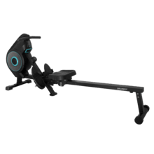 Drumfit Rower Eolo Magno Spirit Remo de resistencia combinada: aire y magnética. Pantalla LCD. 8 niveles de resistencia regulables manualmente. Ruedas de transporte. Correas de sujeción. Altura máxima de usuario 190 cm. Plegado verticalmente.