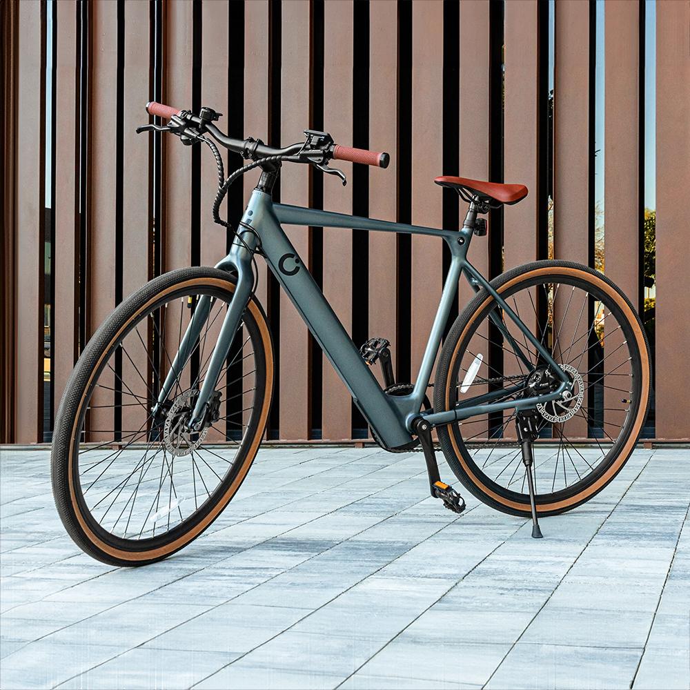 CECOTEC Sprint Silver bicicleta eléctrica urbana instalada sobre caballete