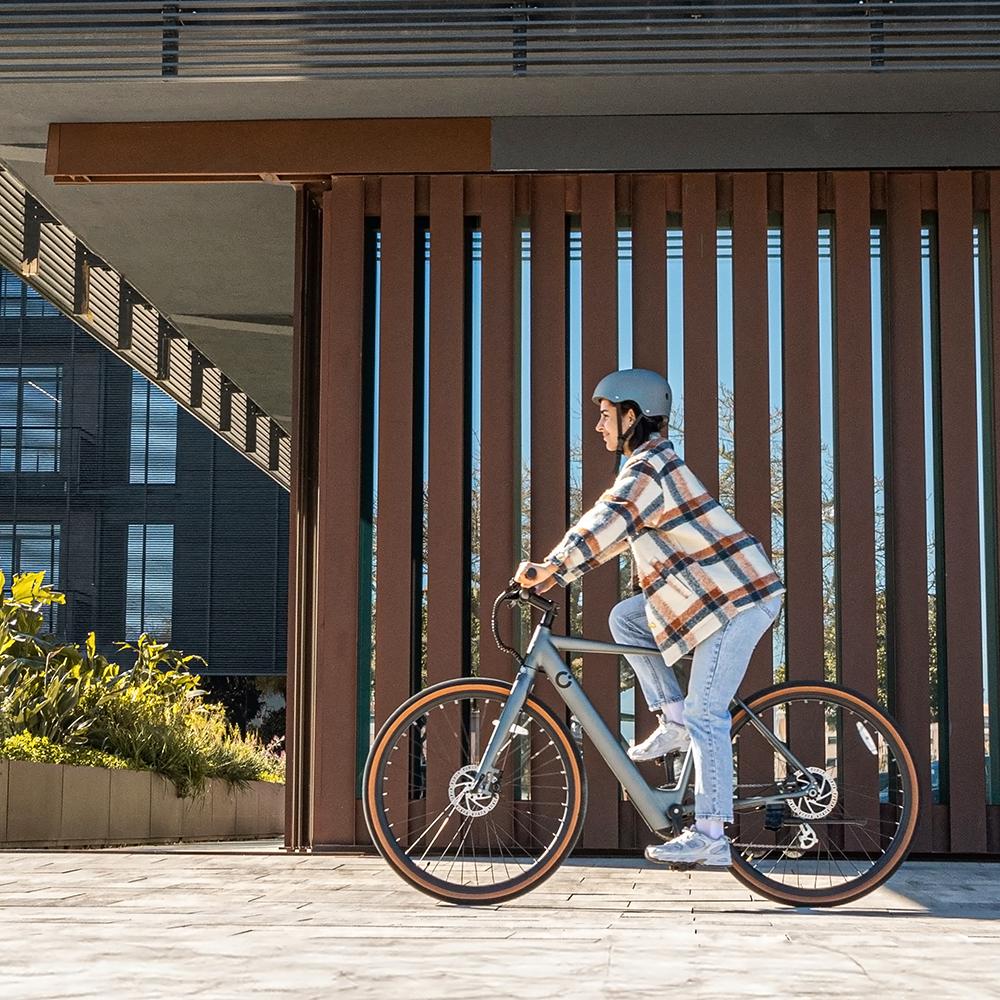 CECOTEC Sprint Silver 28 pulgadas en uso por ciudad