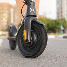 Bongo Series A+ Max 45 Trottinette électrique connectée de 700 W avec batterie amovible et interchangeable avec jusqu'à 45 km d'autonomie et application mobile.