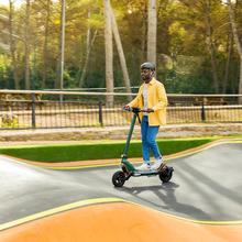 Bongo Z Mountain Patinete eléctrico con potencia máxima de 1000 W y suspensión dinámica de doble brazo con tecnología SXƧ para superar cualquier cualquier obstáculo. Con autonomía de hasta 50 km y ruedas off road de 10,5".