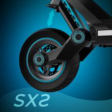 Bongo Serie Z Power City Patinete eléctrico con potencia máxima de 1300 W y suspensión dinámica de doble brazo con tecnología SXƧ para superar cualquier cualquier obstáculo. Con autonomía de hasta 65 km* y ruedas On Road de 10,5".