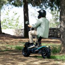 Makalu Pro Ciclomotor eléctrico con una potencia nominal de 1000 W y potencia máxima de 1600 W. Doble suspensión, autonomía de 45 km y batería extraíble de litio. Velocidad máxima 40km/h