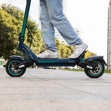 Bongo Serie Y65 Patinete eléctrico con motor de 1200 W (500 W nominal) y autonomía de 65 km. Ruedas de 10” y doble suspensión. Cumple con todos los requisitos de la nueva normativa española de circulación.