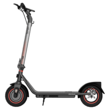 Bongo D40 XL Connected Trottinette électrique avec une puissance maximale de 700 W, pneus de 10" pour monter des pentes et se déplacer sur n’importe quel terrain. Jusqu’à 40 km d’autonomie. Elle est conforme à toutes les exigences de la nouvelle réglementation espagnole en matière de circulation routière. Connexion à l'application mobile.