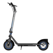 Scooter elétrica Bongo D20 XL Connected com potência máxima de 630 W que permite superar declives e viajar em qualquer superfície. Com autonomia de até 20 km. Cumpre todos os requisitos das novas regras de trânsito espanholas. Conexão com aplicativo móvel