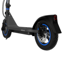 Scooter elétrica Bongo D20 XL Connected com potência máxima de 630 W que permite superar declives e viajar em qualquer superfície. Com autonomia de até 20 km. Cumpre todos os requisitos das novas regras de trânsito espanholas. Conexão com aplicativo móvel