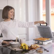 Piastra per waffles Fun Gofrestone 4Inox. 1200 W, acciaio inossidabile, cucina 4 waffle allo stesso tempo, rivestimento antiaderente Rockstone e temperatura regolabile.