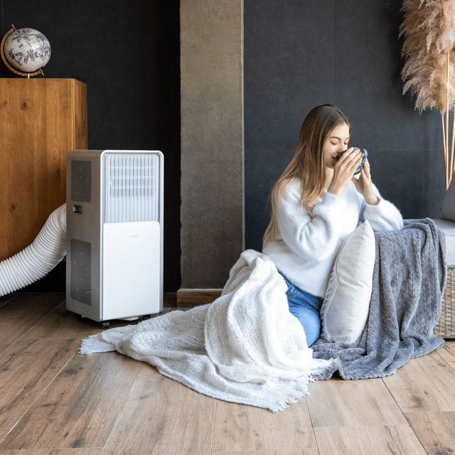 ForceClima 12850 Style Heating Connected Tragbare Design-Klimaanlage mit 12000 BTU und Wärmepumpe für den ganzjährigen Einsatz mit WiFi-Steuerung, Touchpanel und Fernbedienung für absoluten Komfort.