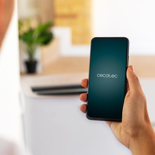 ForceClima 14800 Soundless Heating Connected Aire acondicionado portátil de 14000 BTU con bomba de calor y control por wifi. Con tecnología Soundless que aporta un funcionamiento más silencioso. Incluye mando a distancia para controlar sus 3 velocidades (baja, media y alta)  y sus 5 modos (ventilador, refrigeración, calefacción,  deshumidificación y noche), lo que además se puede visualizar en su pantalla LED. Posee temporizador 24 horas y su área de cobertura es de 28 m2.